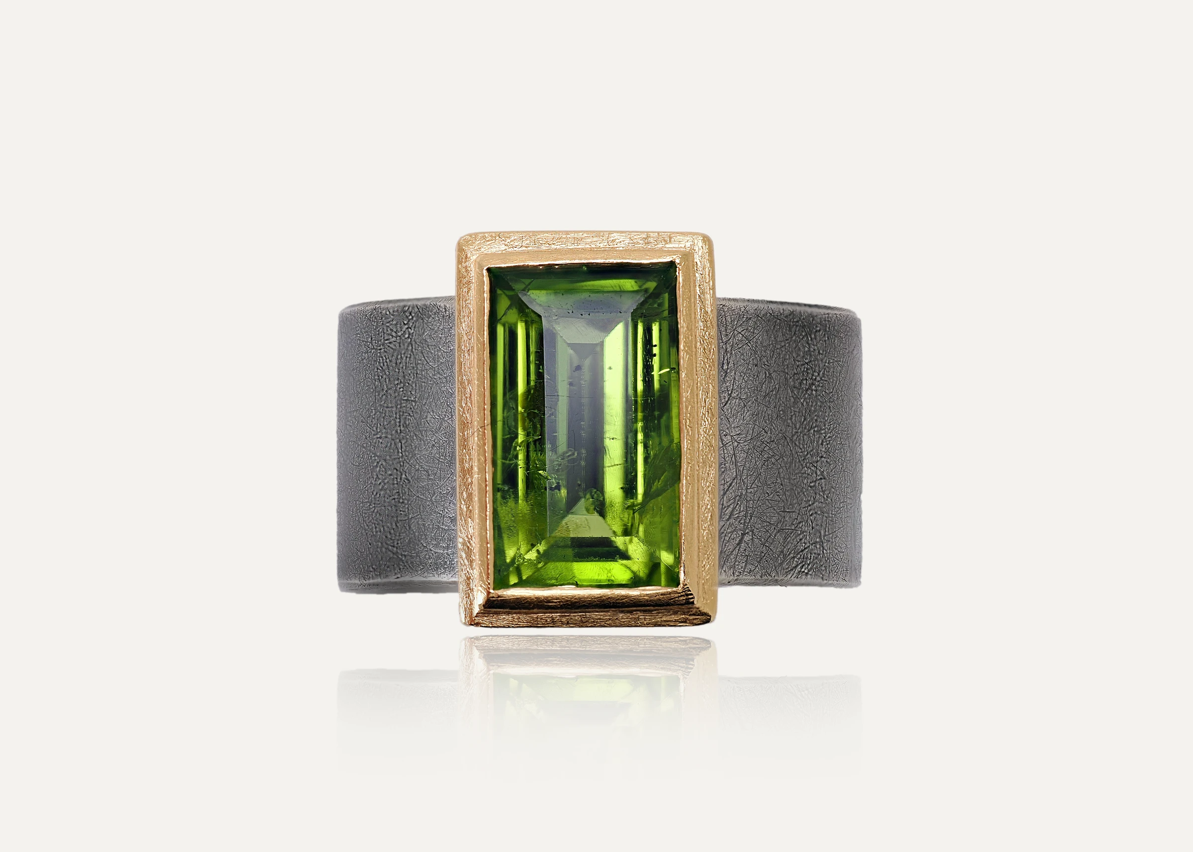5.8ct Baguette Cut Peridot 18ct Gold & 925 Silver Unisex Modern Designer Ring